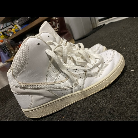 Men’s and women’s shoes - Picture 3 of 16